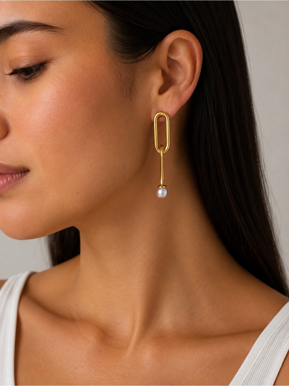 Yochi New York Neria Gold Drop Earrings in Gold